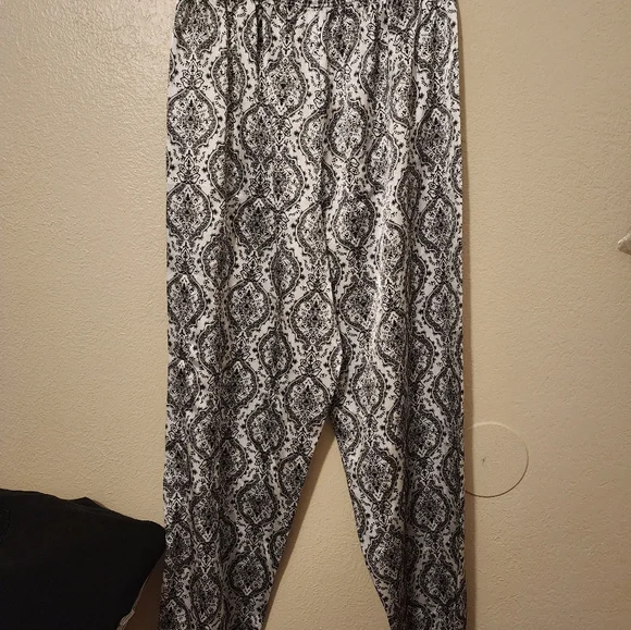 Women's Sleepwear - Picture 16 of 16